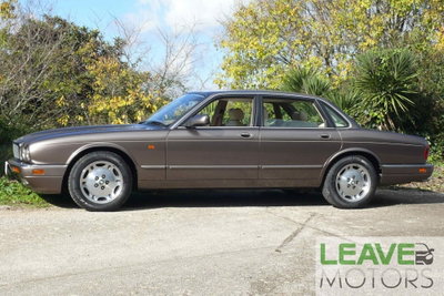 Jaguar XJ 3.2 cat Executive (8)