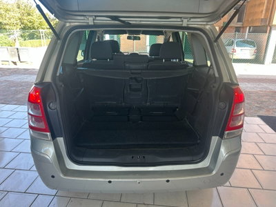 Opel Zafira 1.8 16V GPL-TECH Cosmo (10)