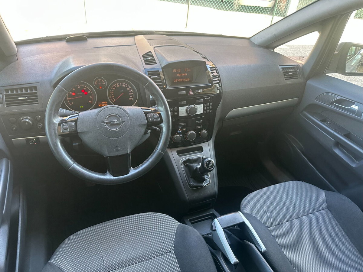 Opel Zafira 1.8 16V GPL-TECH Cosmo (15)