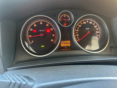 Opel Zafira 1.8 16V GPL-TECH Cosmo (18)