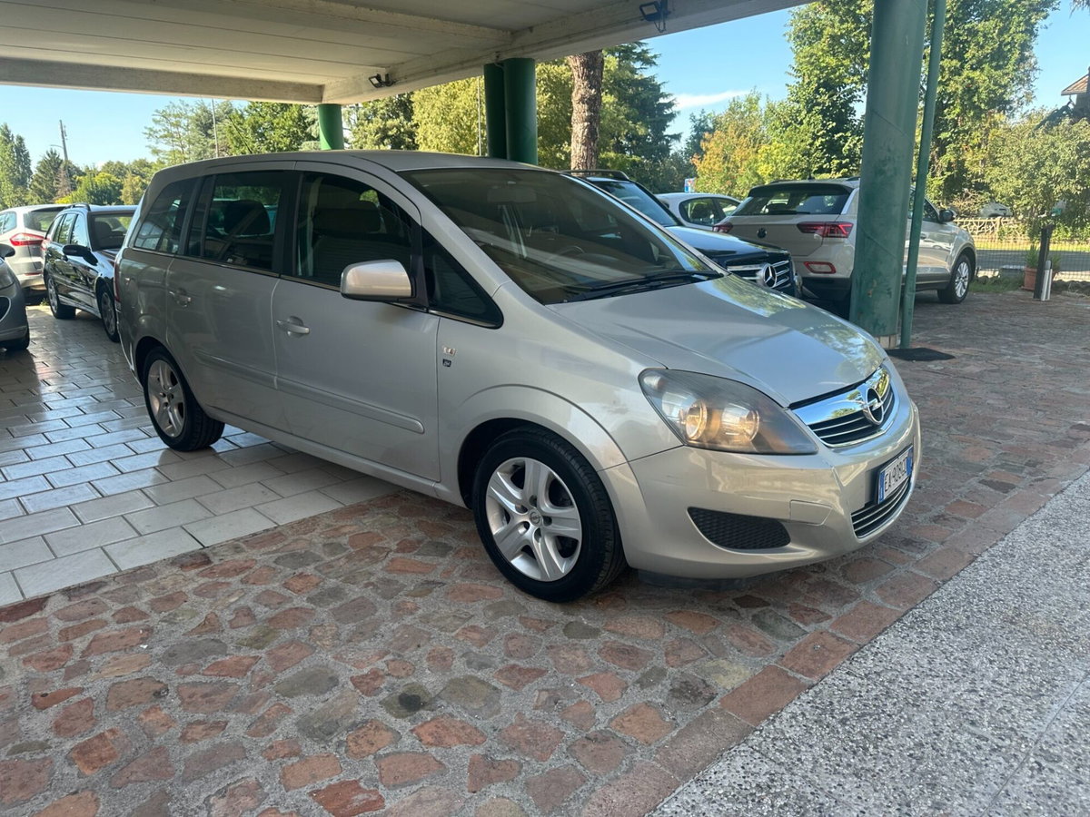 Opel Zafira 1.8 16V GPL-TECH Cosmo (3)