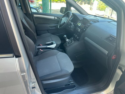 Opel Zafira 1.8 16V GPL-TECH Cosmo (5)
