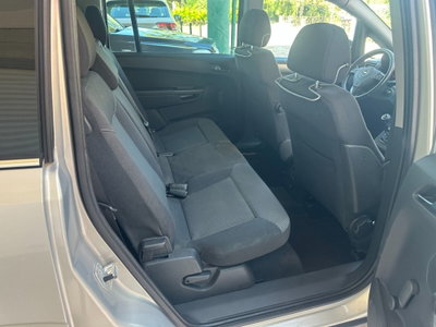 Opel Zafira 1.8 16V GPL-TECH Cosmo (7)