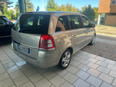 Opel Zafira 1.8 16V GPL-TECH Cosmo (8)