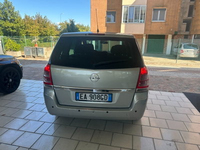 Opel Zafira 1.8 16V GPL-TECH Cosmo (9)
