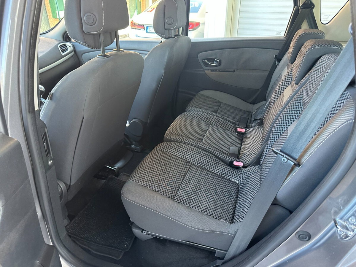 Renault Scenic E-Tech Electric 1.5 dCi 110CV Luxe (12)