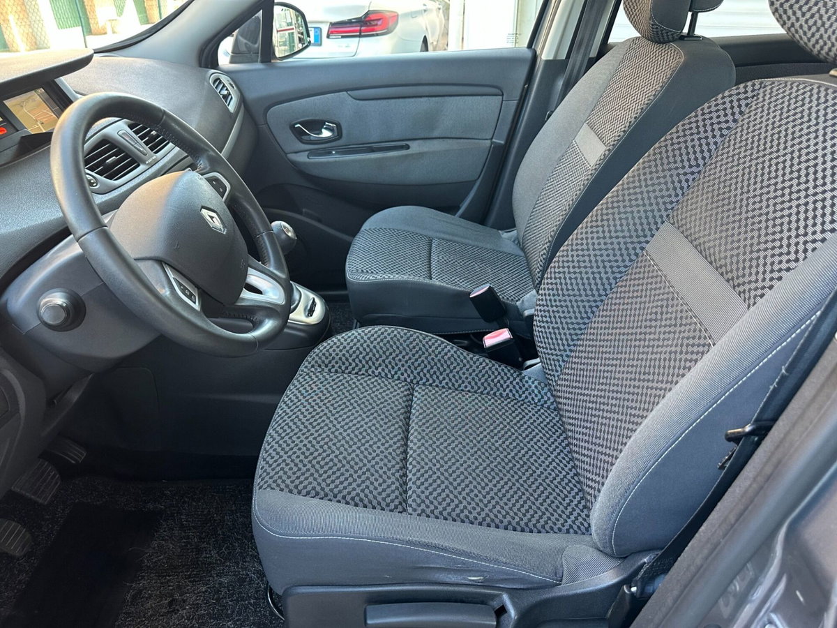 Renault Scenic E-Tech Electric 1.5 dCi 110CV Luxe (15)