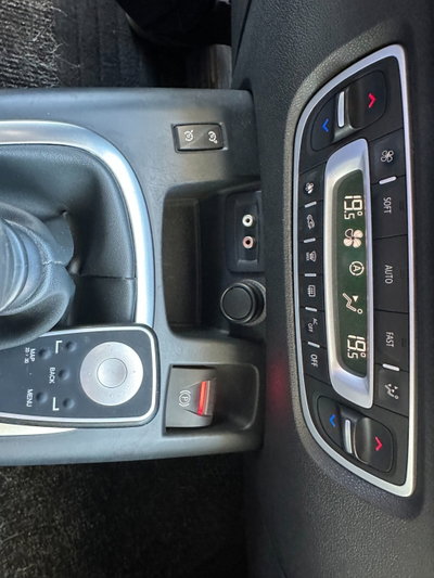 Renault Scenic E-Tech Electric 1.5 dCi 110CV Luxe (20)