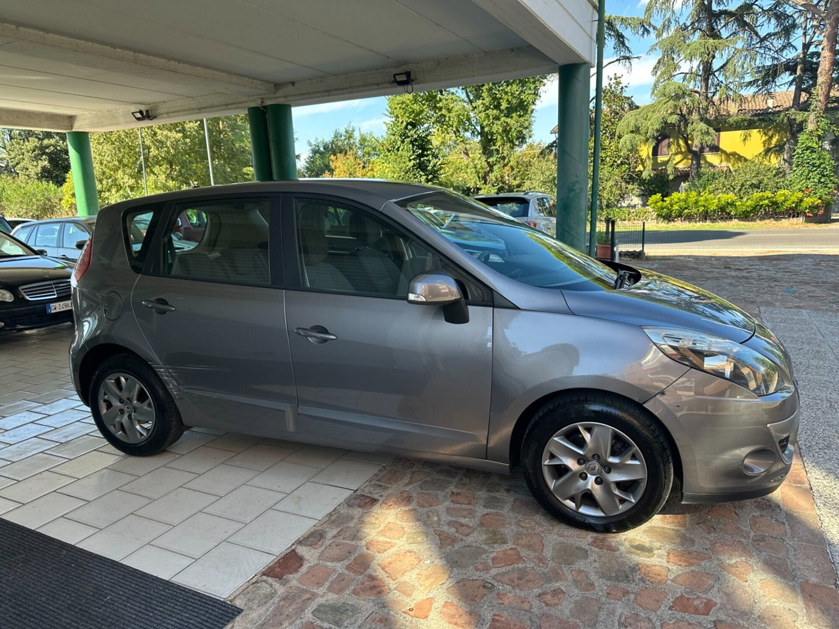 Renault Scenic E-Tech Electric 1.5 dCi 110CV Luxe (4)