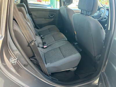 Renault Scenic E-Tech Electric 1.5 dCi 110CV Luxe (6)