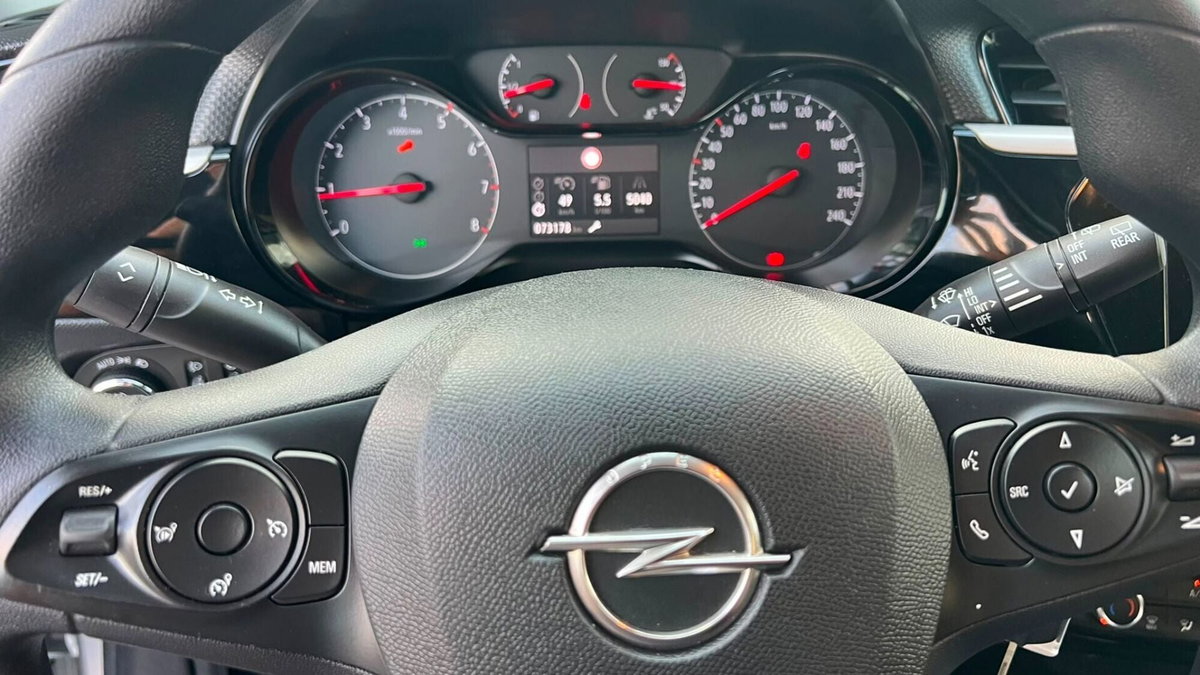 Opel Corsa 1.5 D 100 CV Edition (15)