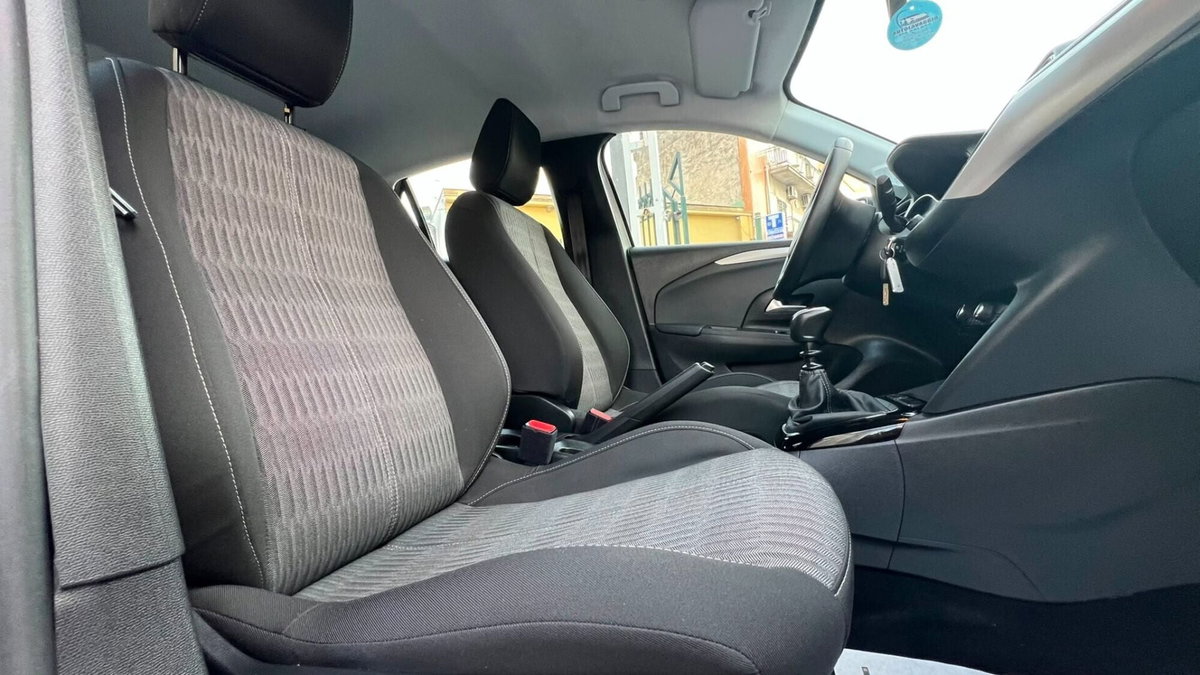 Opel Corsa 1.5 D 100 CV Edition (7)