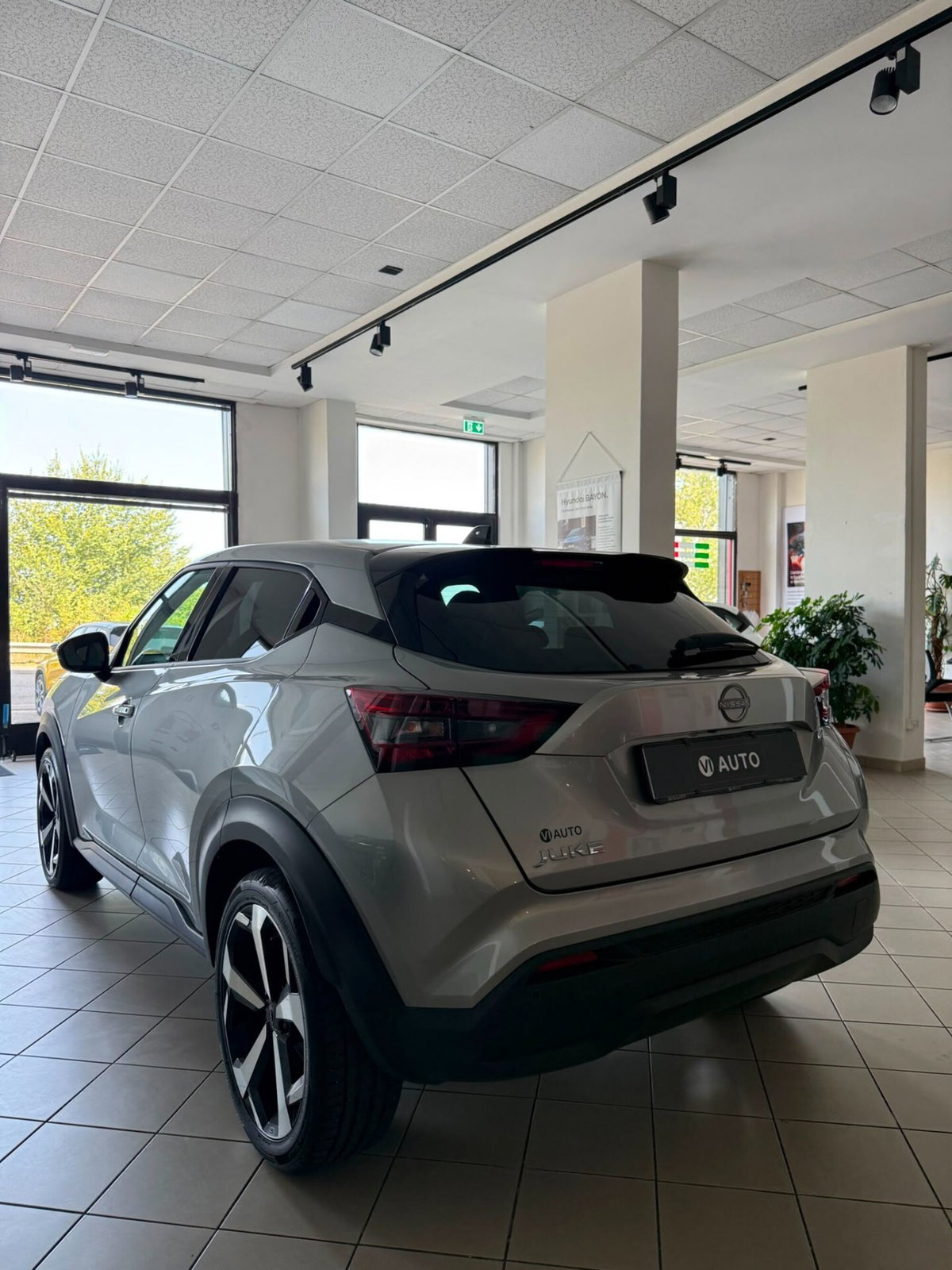 Nissan Juke 1.0 dig-t N-Connecta 114cv (5)