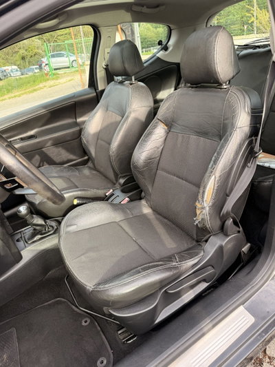 Peugeot 207 THP 150CV 3p. Féline (8)