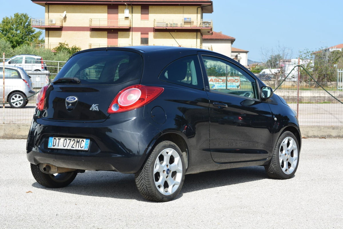 Ford Ka 1.2 8V 69CV Titanium (10)