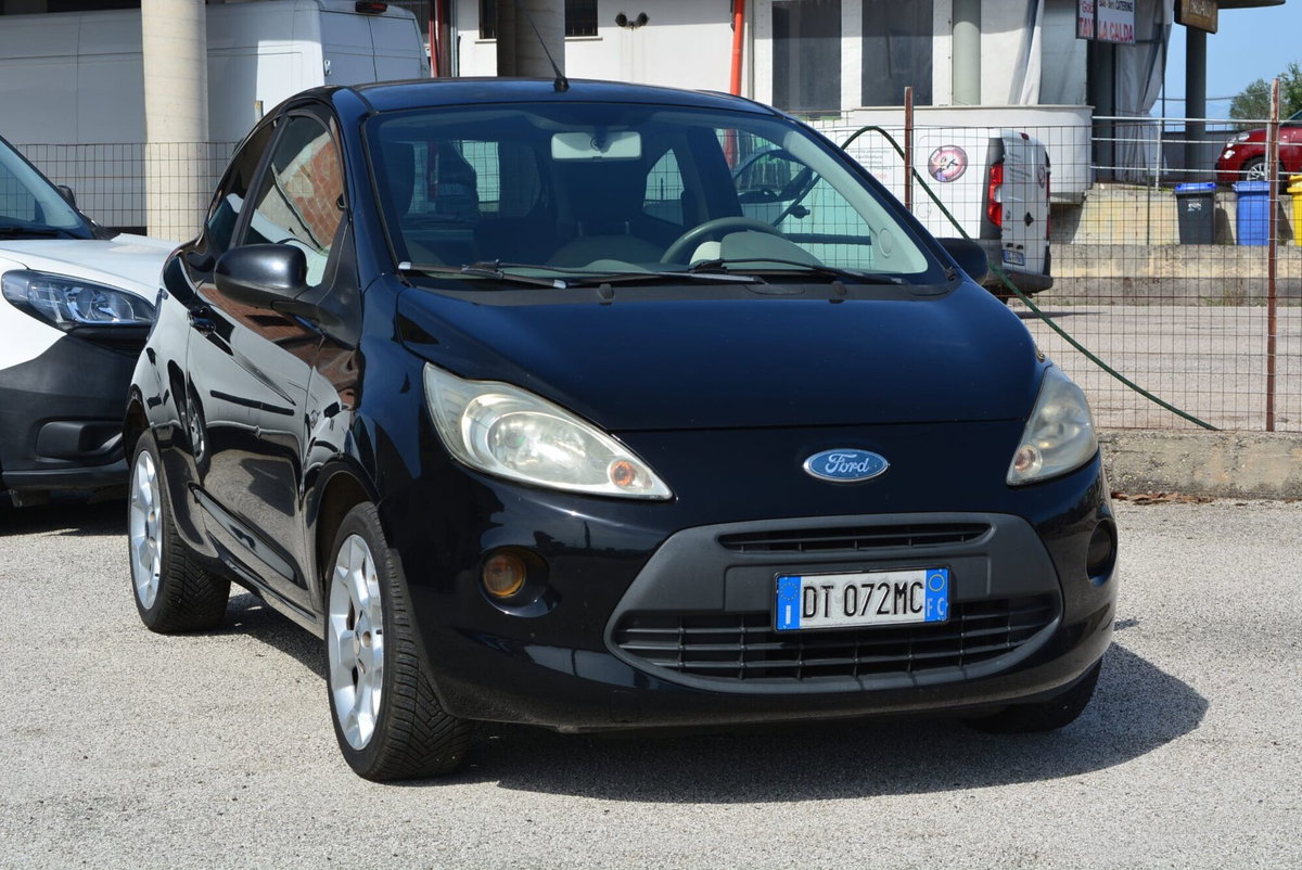 Ford Ka 1.2 8V 69CV Titanium (14)