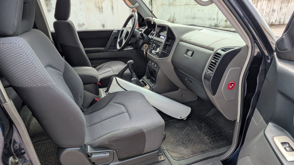 Mitsubishi Pajero 2.5 TDI 3p. GLX (13)