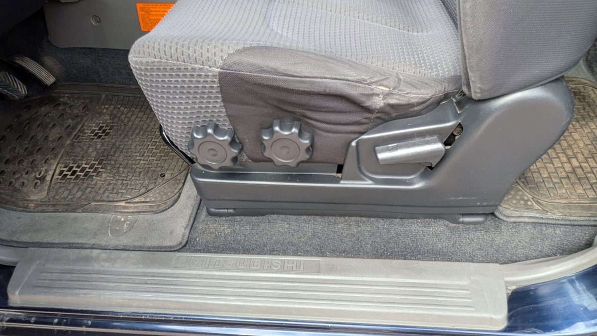 Mitsubishi Pajero 2.5 TDI 3p. GLX (14)