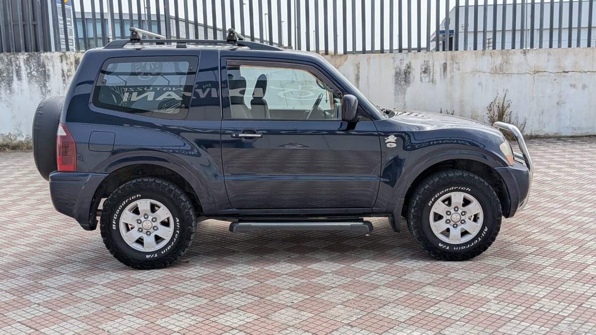 Mitsubishi Pajero 2.5 TDI 3p. GLX (4)