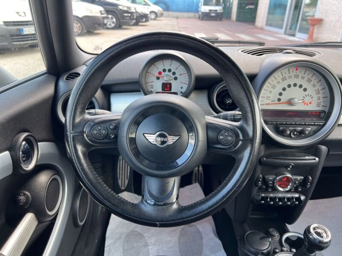 MINI Mini Clubman 2.0 16V Cooper SD Clubman (17)