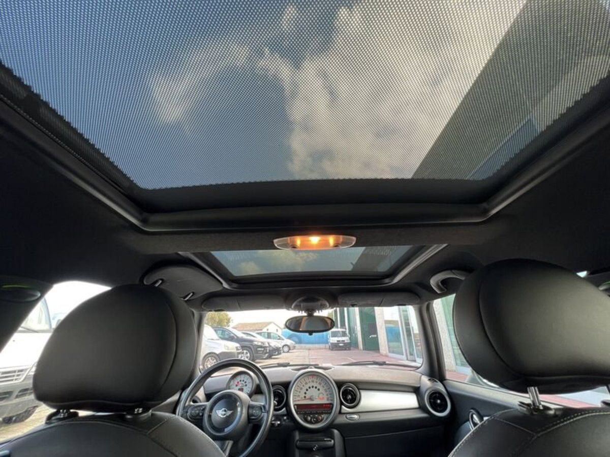 MINI Mini Clubman 2.0 16V Cooper SD Clubman (20)