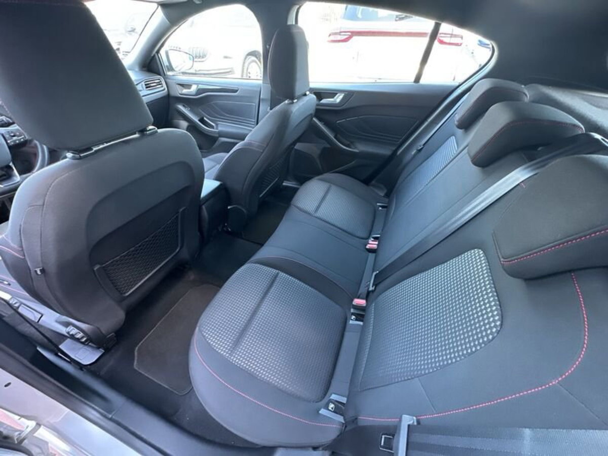 Ford Focus 1.0 EcoBoost 125 CV Start&Stop ST Line (12)