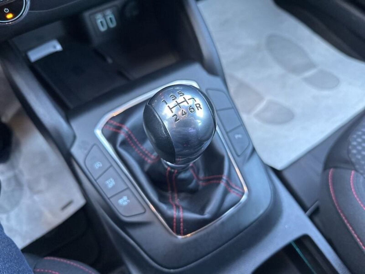 Ford Focus 1.0 EcoBoost 125 CV Start&Stop ST Line (15)