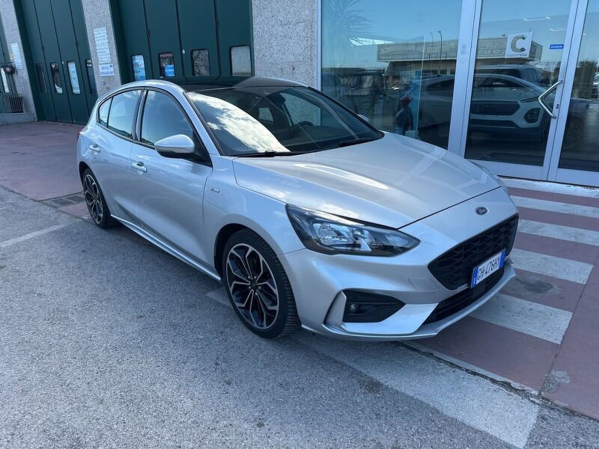 Ford Focus 1.0 EcoBoost 125 CV Start&Stop ST Line (3)