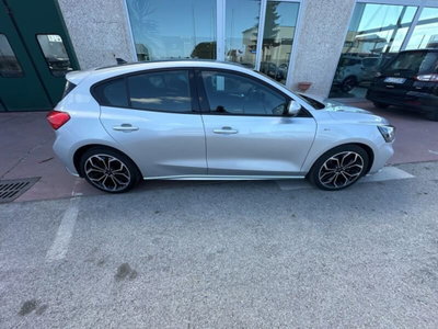 Ford Focus 1.0 EcoBoost 125 CV Start&Stop ST Line (8)