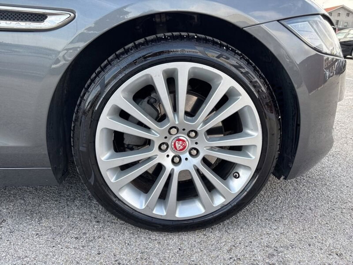 Jaguar XF Sportbrake 2.0 D 240 CV AWD aut. Prestige (10)