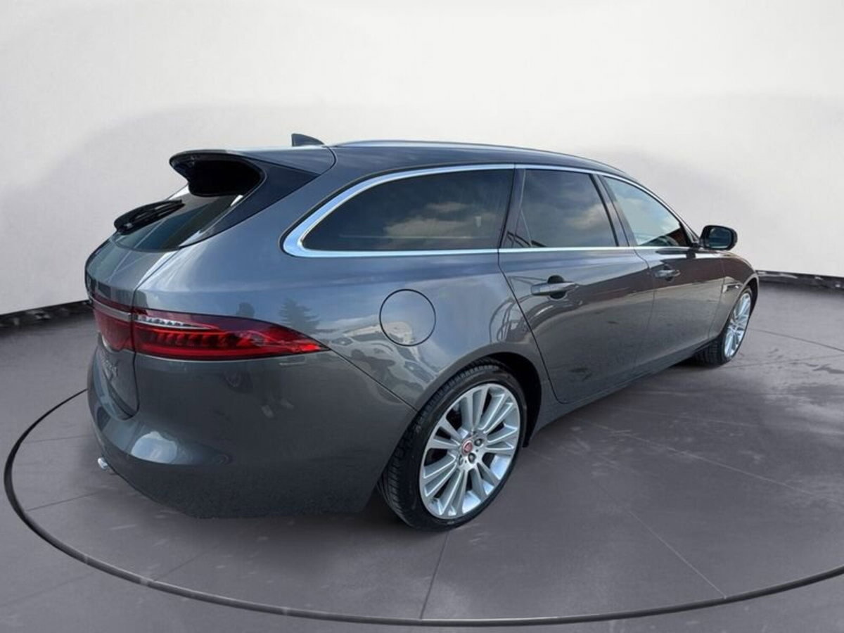 Jaguar XF Sportbrake 2.0 D 240 CV AWD aut. Prestige (5)