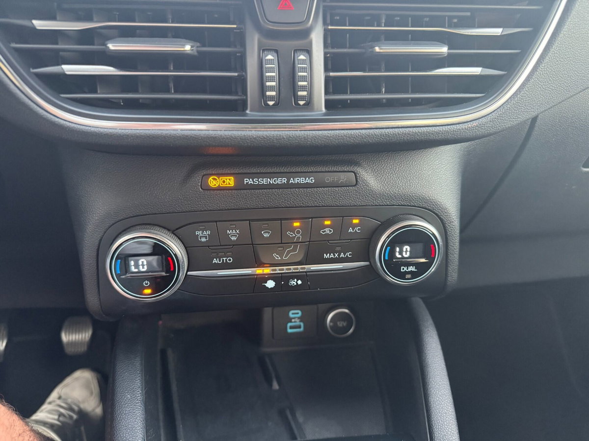 Ford Kuga 1.5 EcoBlue 120 CV 2WD Titanium (12)