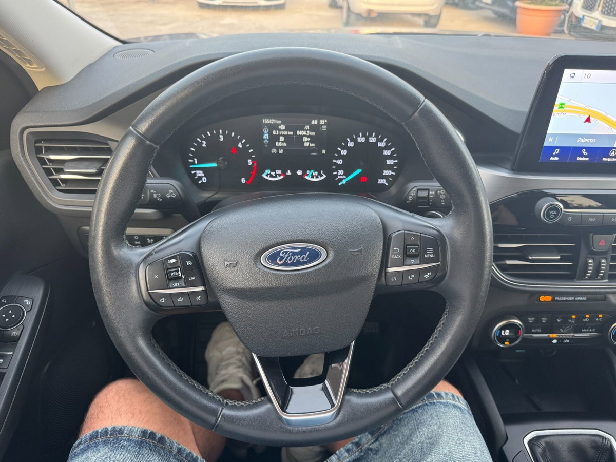 Ford Kuga 1.5 EcoBlue 120 CV 2WD Titanium (9)