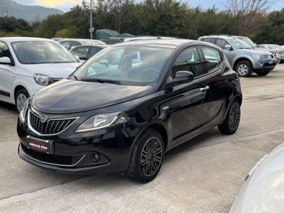 Lancia Ypsilon 1.0 FireFly 5 porte S&S Hybrid Ecochic Silver (3)