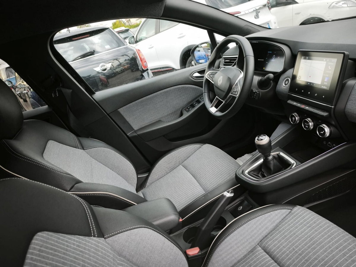 Renault Clio TCe 90 CV 5 porte Techno (11)