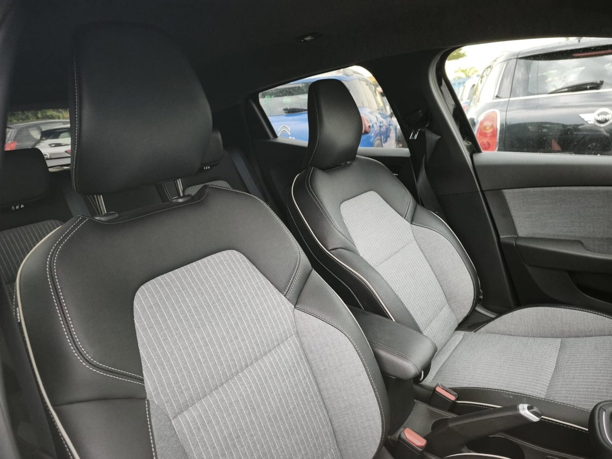 Renault Clio TCe 90 CV 5 porte Techno (12)