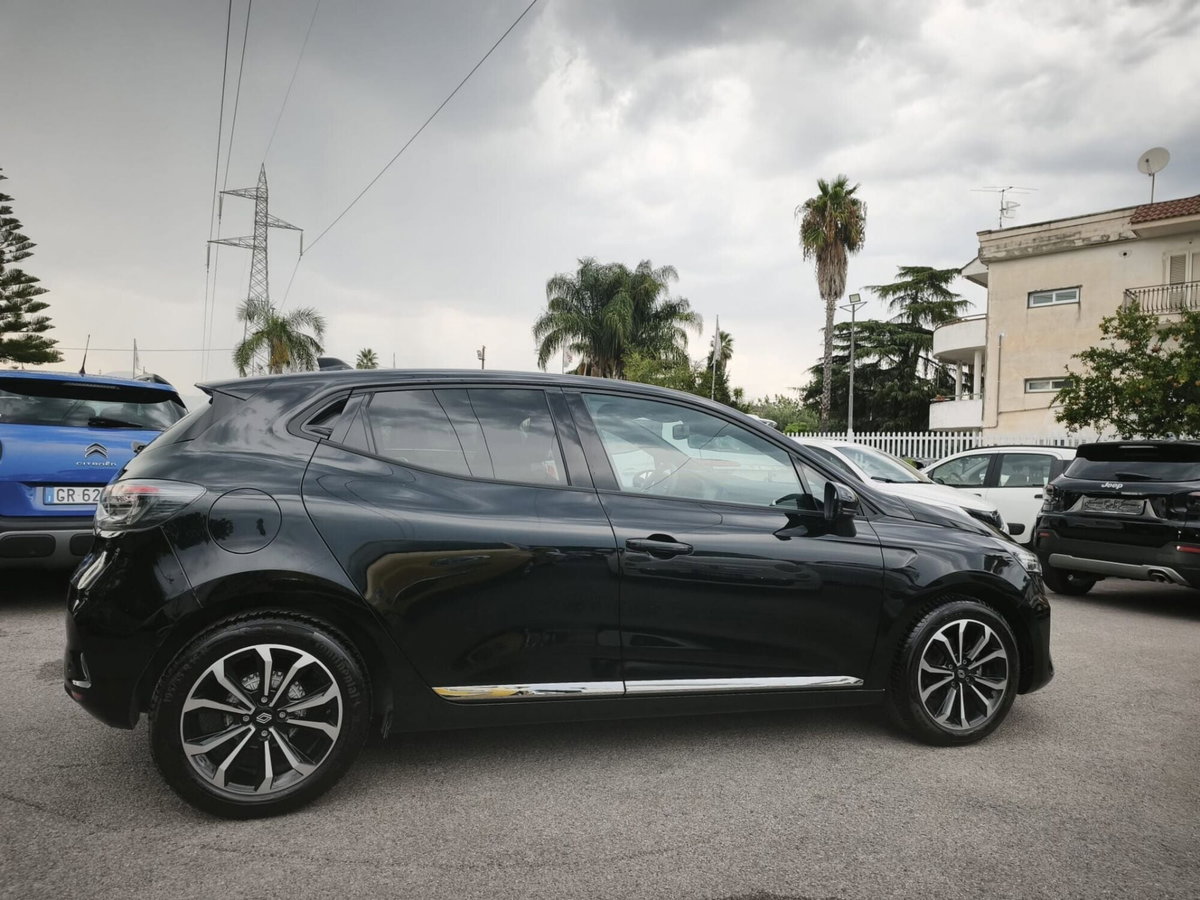 Renault Clio TCe 90 CV 5 porte Techno (8)