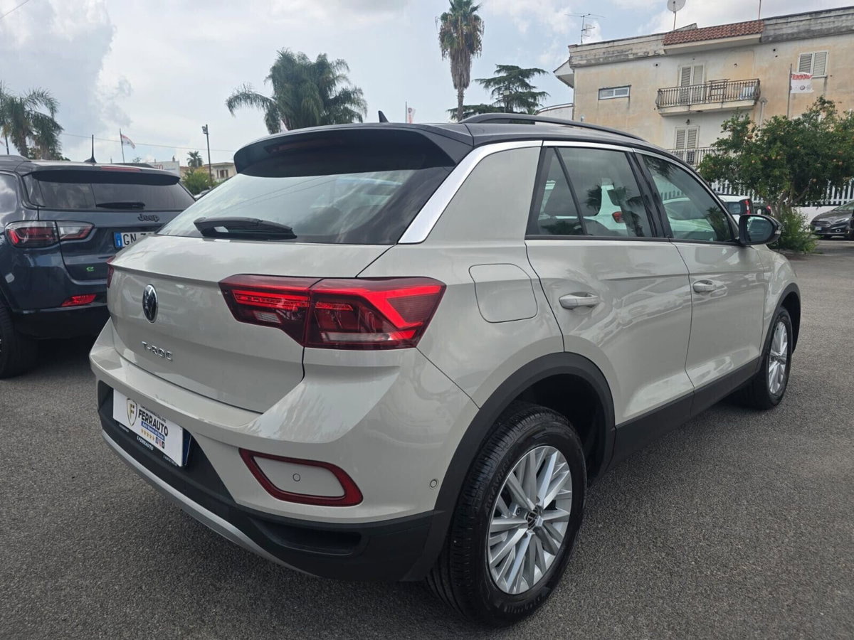 Volkswagen T-Roc 1.0 TSI Style (11)