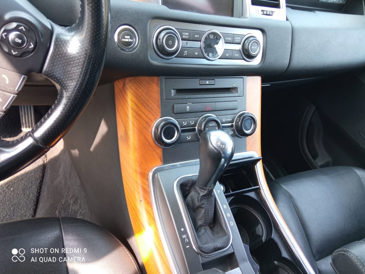 Land Rover Range Rover Sport 3.0 SDV6 HSE (19)