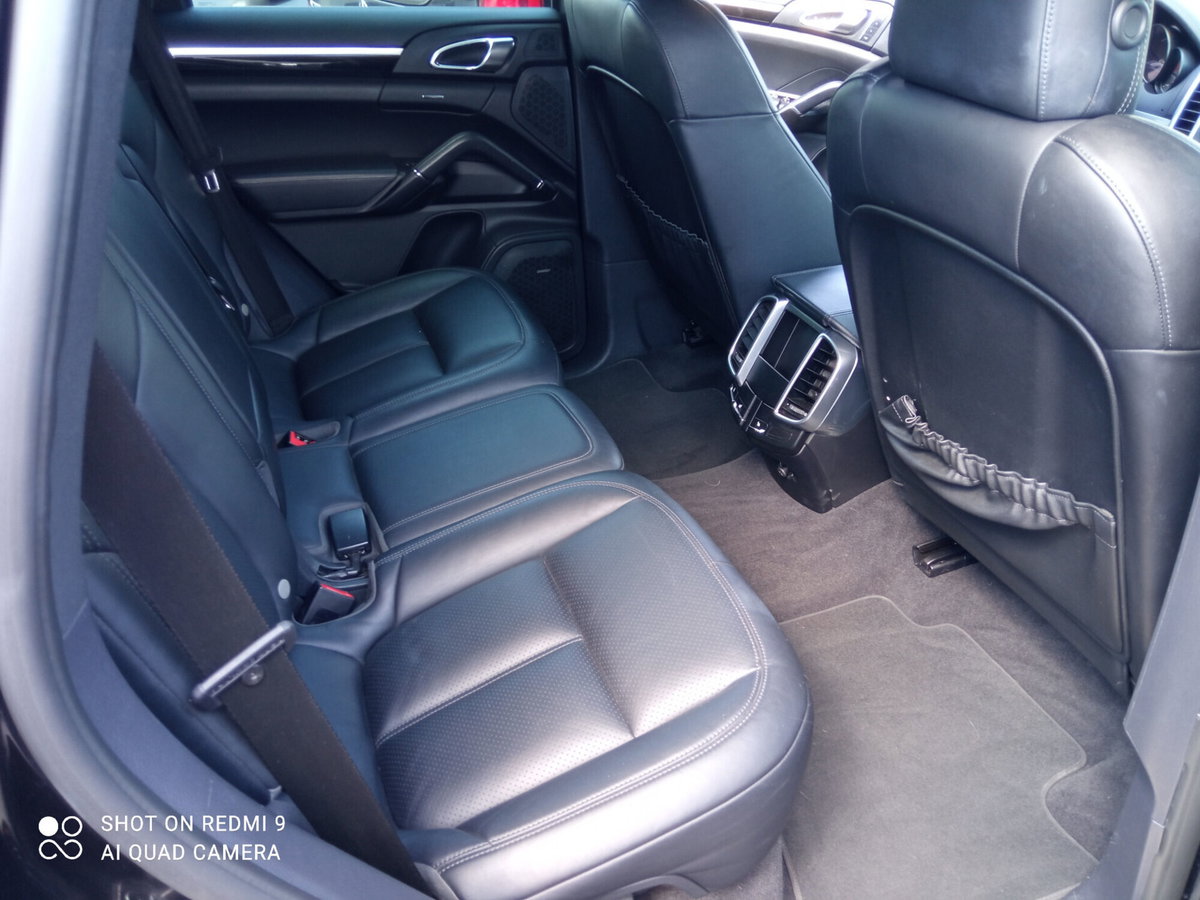 Porsche Cayenne 3.0 Diesel Platinum Edition (17)