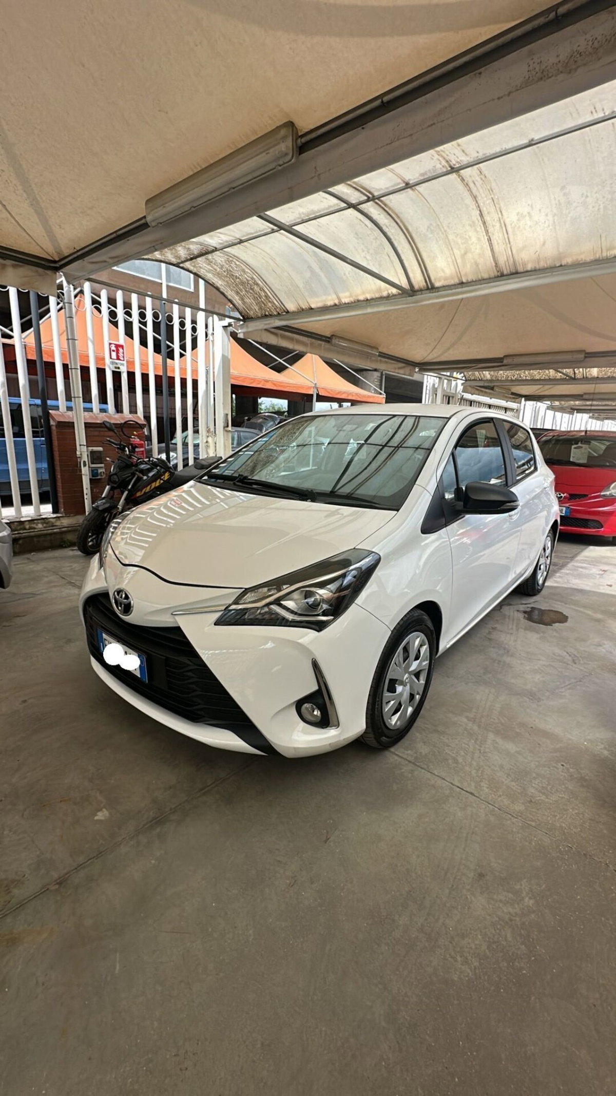 Toyota Yaris 1.0 72 CV 5 porte Lounge