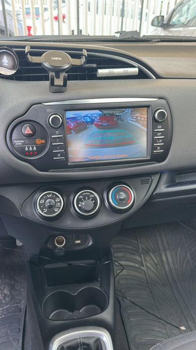 Toyota Yaris 1.0 72 CV 5 porte Lounge (2)