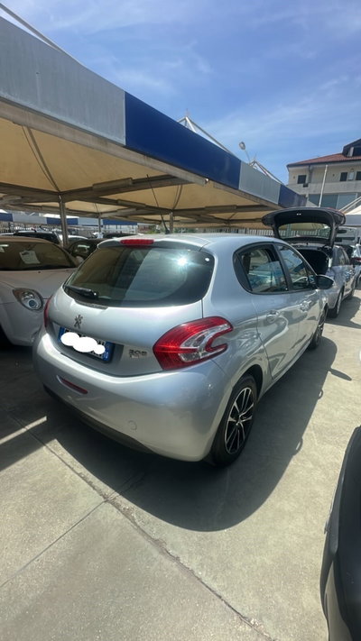 Peugeot 208 HDi 68 CV 5 porte Allure (2)