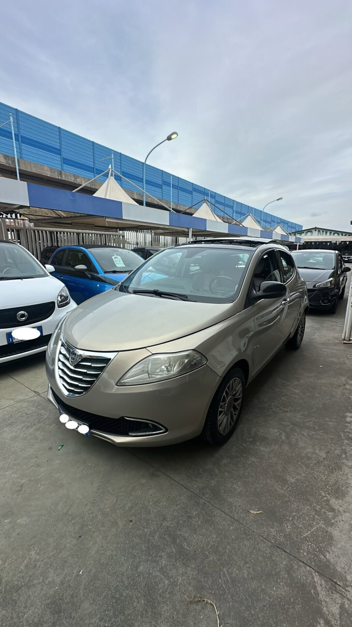 Lancia Ypsilon 0.9 TwinAir 85 CV 5 porte S&S Silver (3)