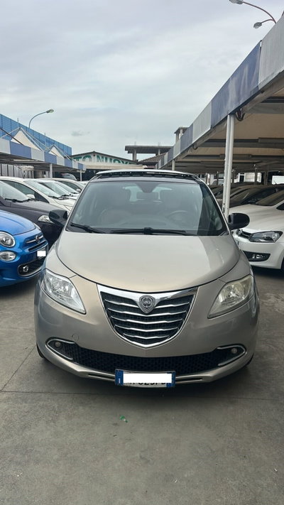 Lancia Ypsilon 0.9 TwinAir 85 CV 5 porte S&S Silver (5)