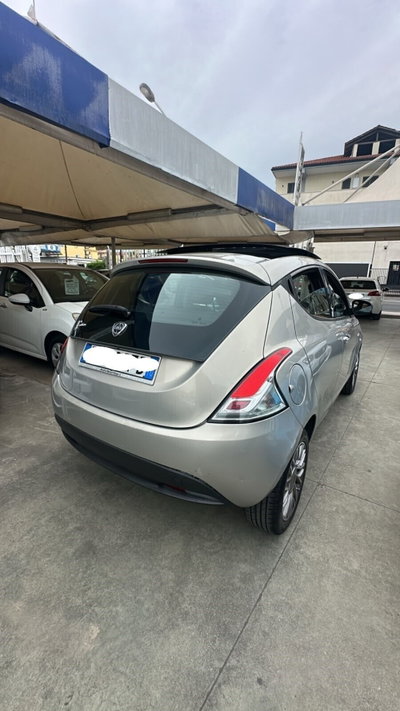 Lancia Ypsilon 0.9 TwinAir 85 CV 5 porte S&S Silver (6)