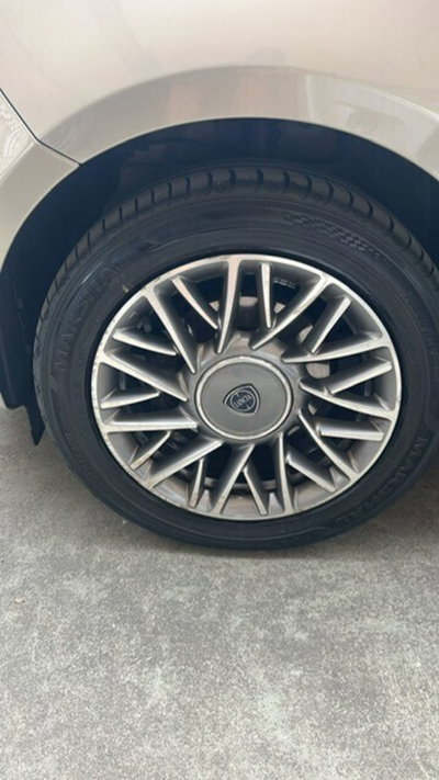 Lancia Ypsilon 0.9 TwinAir 85 CV 5 porte S&S Silver (7)