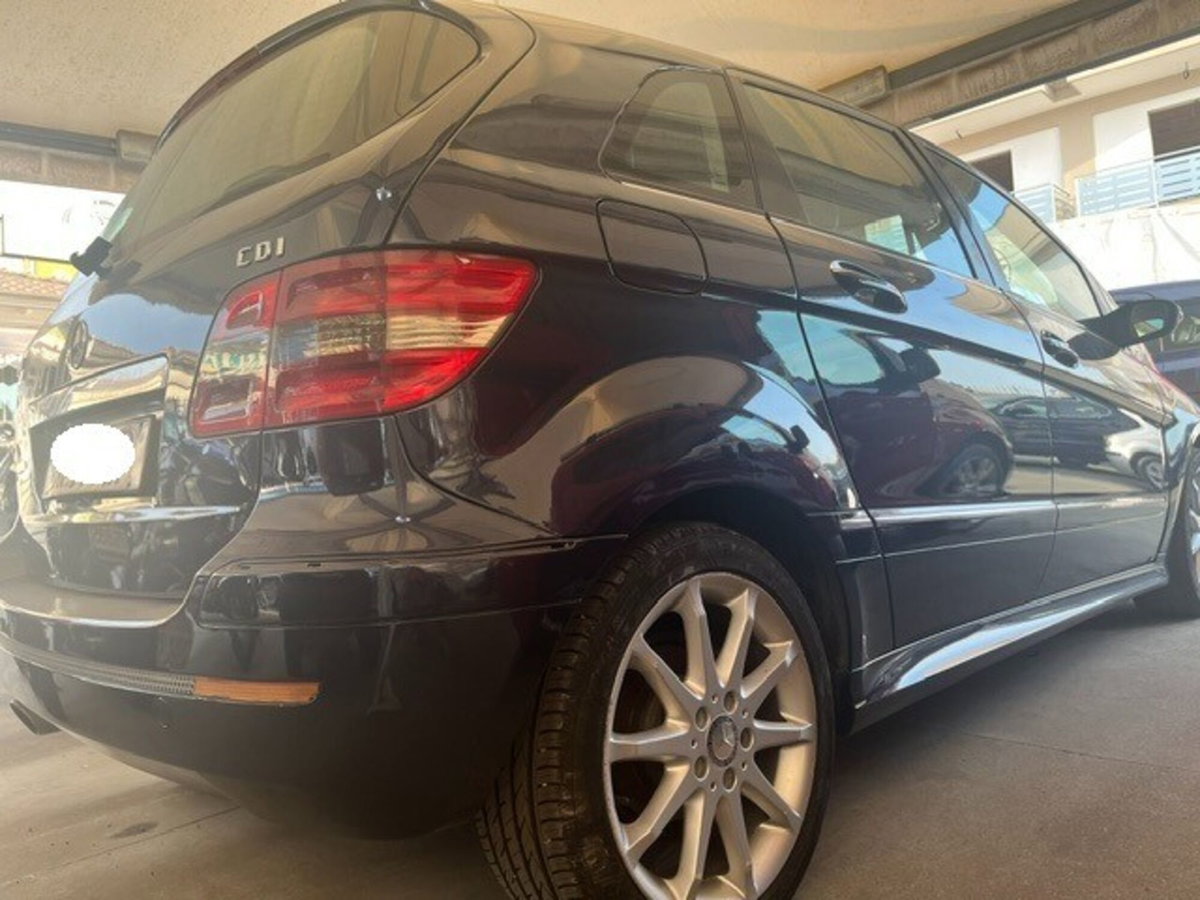 Mercedes-Benz Classe B 180 CDI Sport (2)