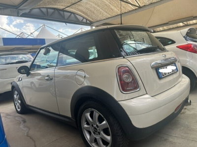 MINI Mini 1.6 16V Cooper D (6)