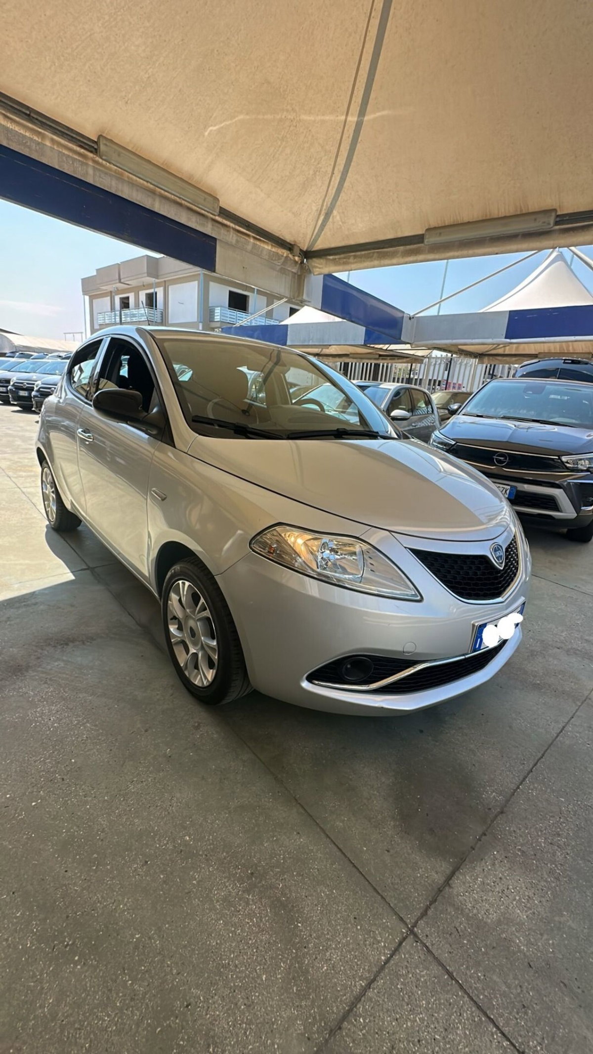 Lancia Ypsilon 1.2 69 CV 5 porte Gold (7)